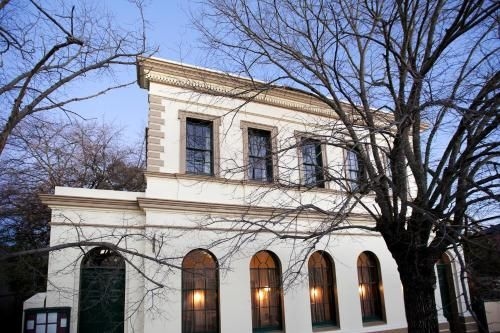Provenance Accommodation4