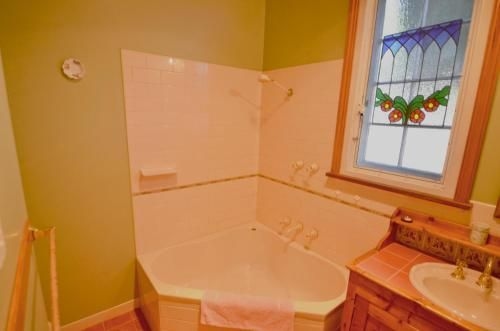 RoseMoore Bed & Breakfast2