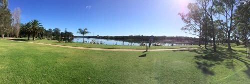 Riviera Caravan Park0