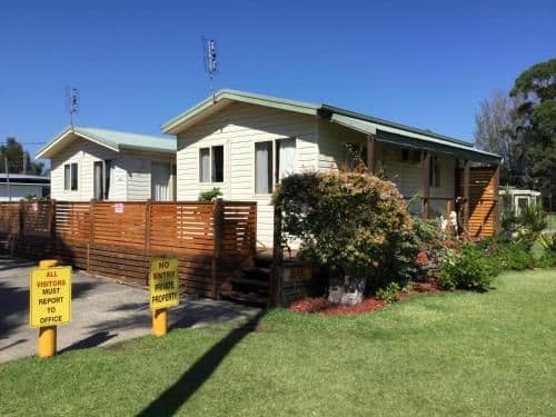 Two-Bedroom Waterfront Cabin with Private Bathroom - 5