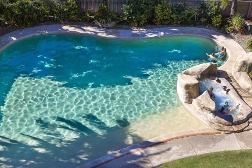 The Mirage Resort Alexandra Headland2