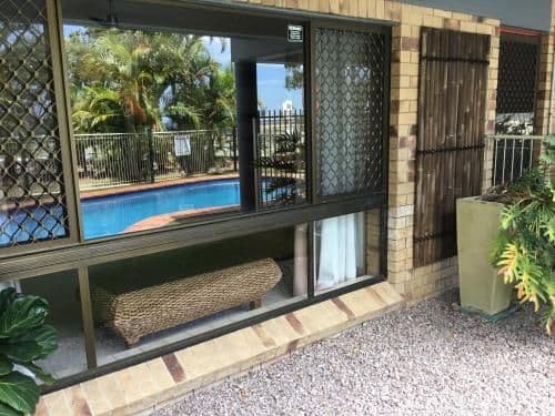 Apartment with Pool View