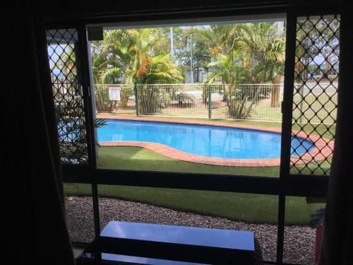 Apartment with Pool View