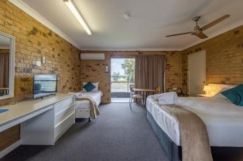 Twin Room with Kitchenette