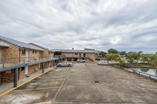 Bribie Waterways Motel1