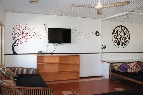 Roey Backpackers and Party Bar3