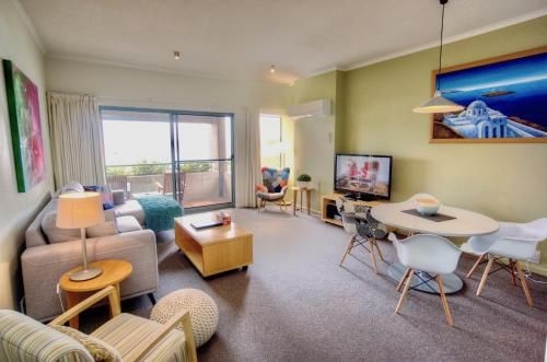 ที่พักริมชายหาดลอร์น (Lorne Beachfront Accommodation)2