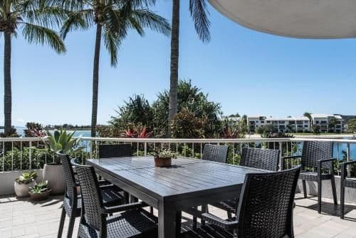 Deluxe Three-Bedroom Townhouse - Waterfront