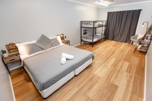 Quadruple Room with Private Bathroom