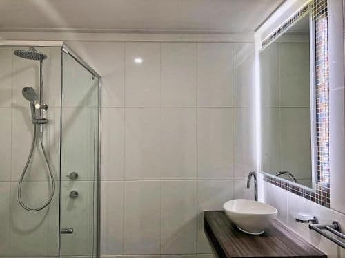 Deluxe Queen Suite