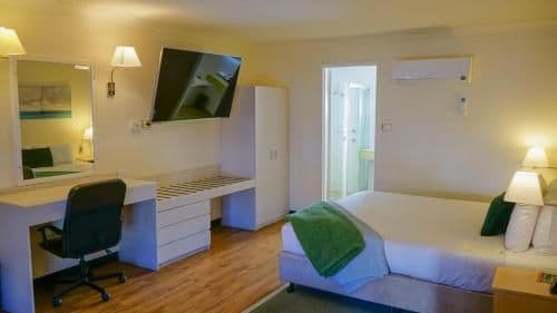Deluxe Suite with Spa Bath