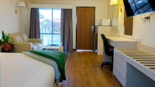 Deluxe Suite with Spa Bath