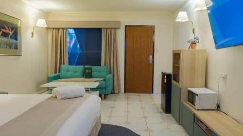 Deluxe Suite with Spa Bath