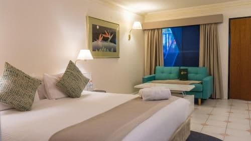 Deluxe Suite with Spa Bath