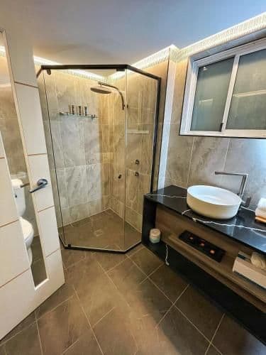 Deluxe Suite with Spa Bath