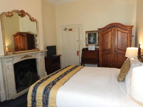 Premium Queen Room