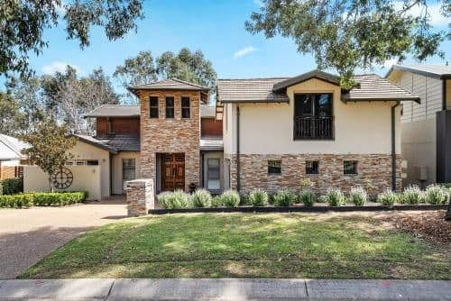 Five-Bedroom Holiday Home