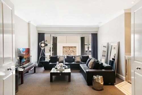 Five-Bedroom Holiday Home