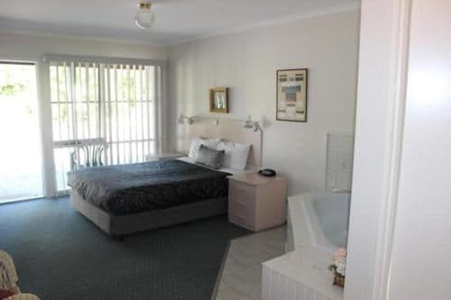 Double Room with Spa Bath