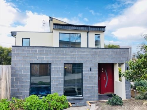 Apollo Bay Seal Apartments0