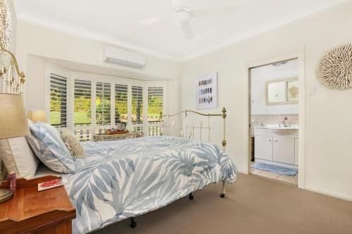 Deluxe Queen Room with Ensuite
