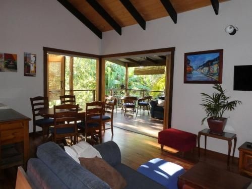 Kookaburra Cottage at Uralba Eco Cottages0