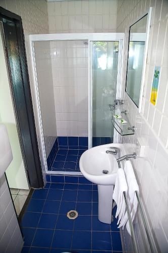 Tropical Palms Resort & 4WD Hire (Tropical Palms Inn Resort)1