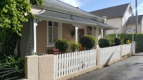 Arendon Cottage0