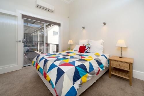 Waterstreet Apartment0