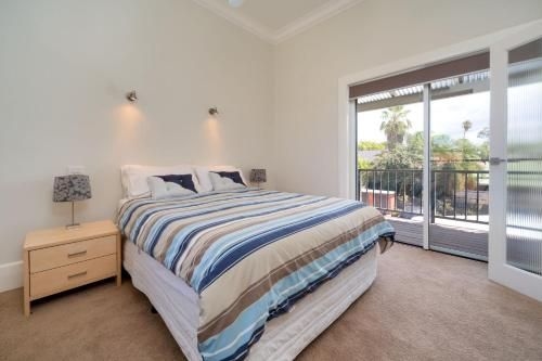Waterstreet Apartment2