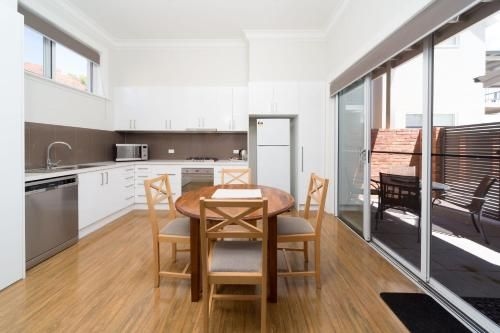 Waterstreet Apartment1