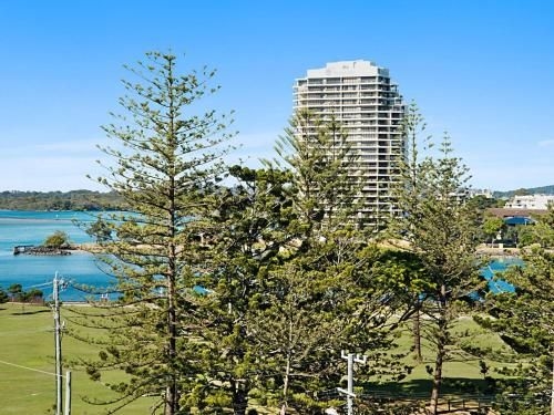 Eden Apartments Unit 702 - Modern 2 bedroom apartment close to the beach (Eden Apartments Unit 702 - Modern 2 Bedroom Apartment Close To The Beach)2