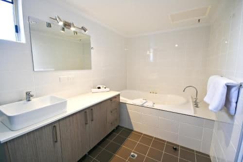 Deluxe Suite with Spa Bath