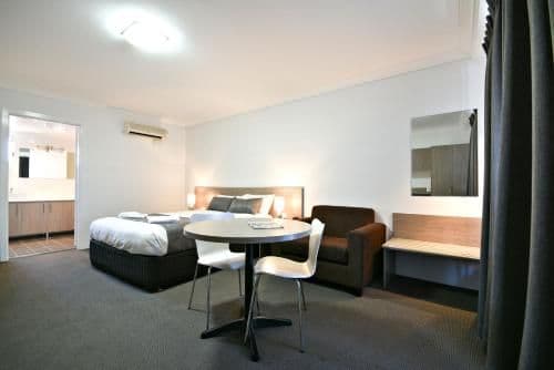 Deluxe Suite with Spa Bath