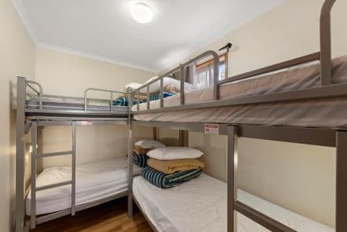 Deluxe 2 Bedroom Cabin - Sleeps 6