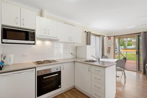 Deluxe 2 Bedroom Cabin - Sleeps 6