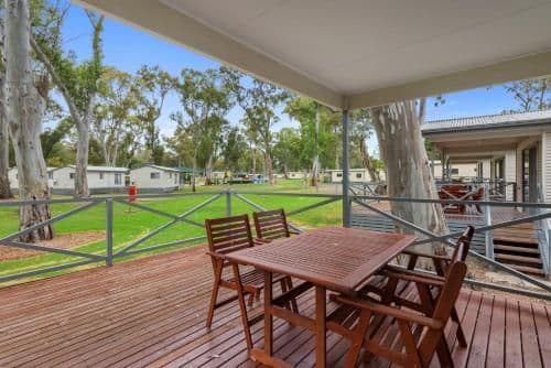 Deluxe 2 Bedroom Cabin - Sleeps 6