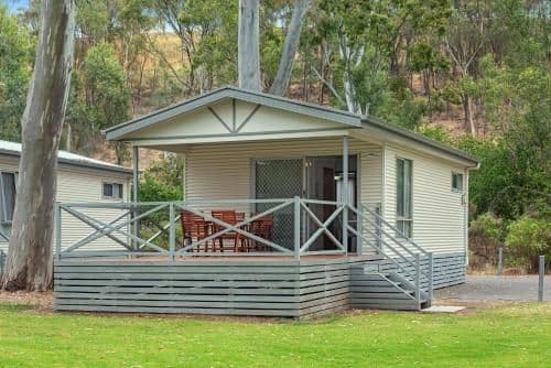 Deluxe 2 Bedroom Cabin - Sleeps 6