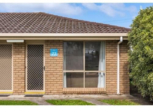 Standard Motel Room - Sleeps 4