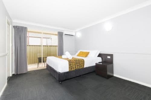 Standard Queen Room