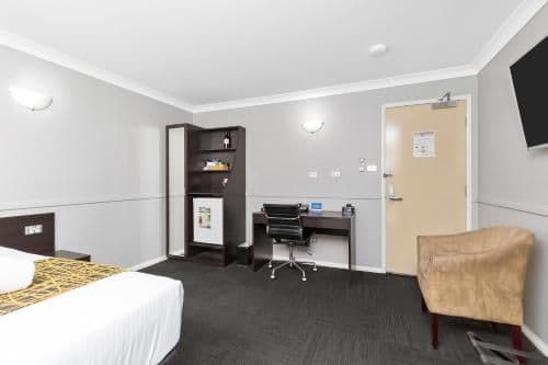 Standard Queen Room