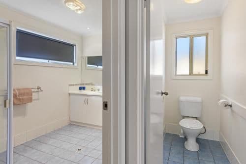 Deluxe 2 Bedroom Cabin - Sleeps 6