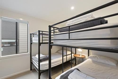 Deluxe 2 Bedroom Waterfront Cabin
