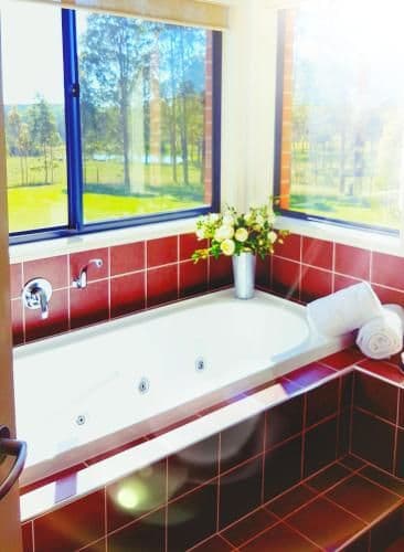 Cabernet Luxury Suite with Spa Bath