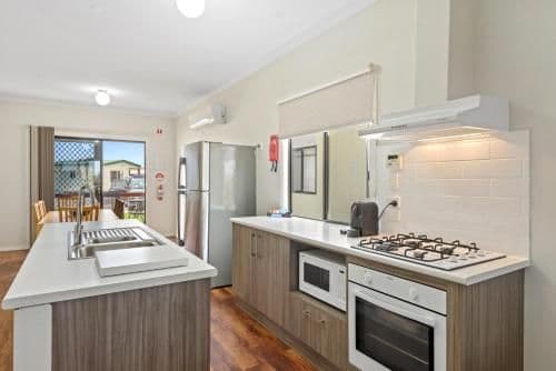 Deluxe 3 Bedroom Beach Cabin - Sleeps 6