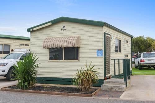 Economy Cabin - Sleeps 6