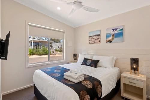 Deluxe 2 Bedroom Cabin - Sleeps 6