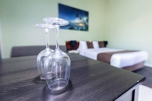 Bay Hotel Motel4