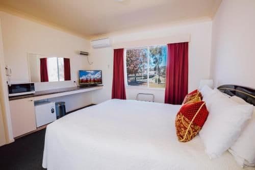 Deluxe Queen Room