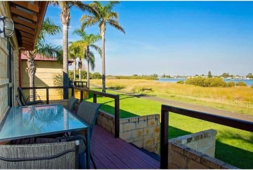 Deluxe 3 Bedroom Waterfront Cabin